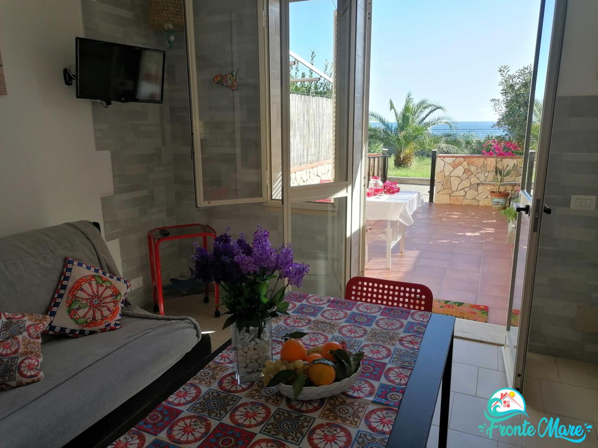 Casa Fronte Mare Villa Santa Teresa Di Riva Bagian luar foto