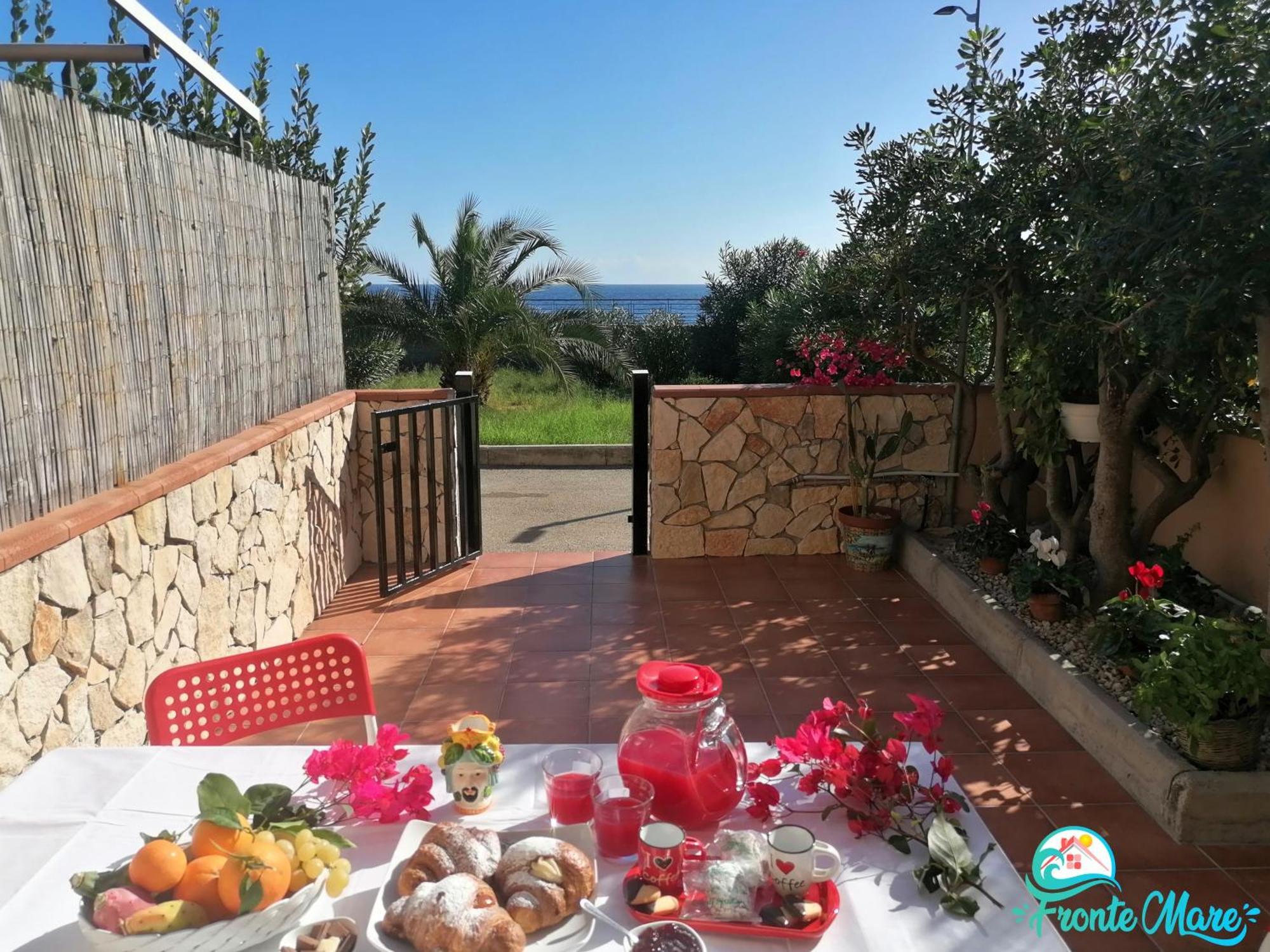 Casa Fronte Mare Villa Santa Teresa Di Riva Bagian luar foto